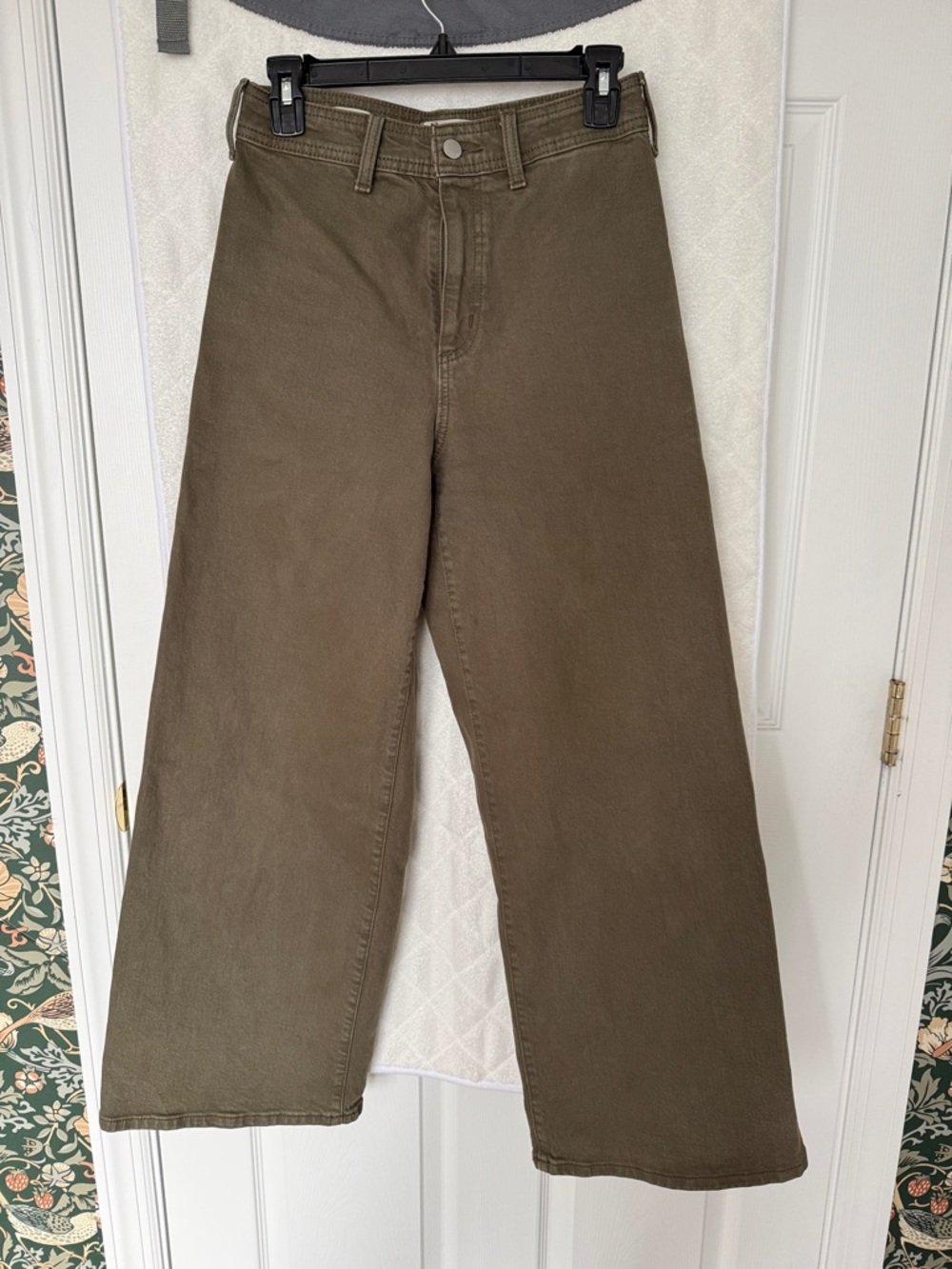 Universal Thread High Rise Wide Leg green jeans